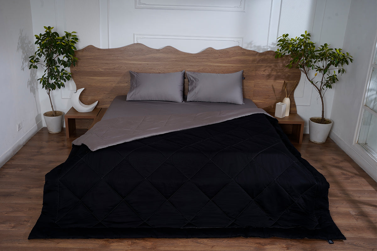Black Onxy & Celestial All Season Pure Cotton Reversible Comforter 300 TC