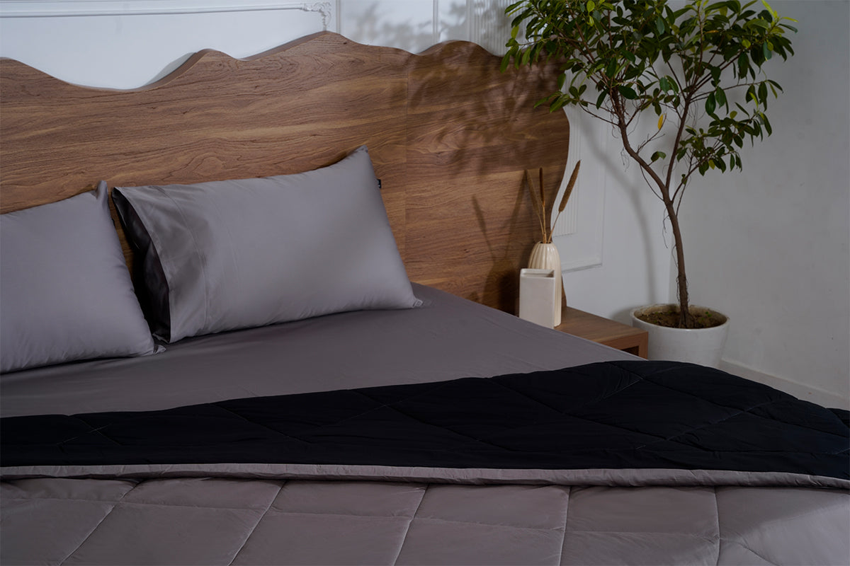 Black Onxy & Celestial All Season Pure Cotton Reversible Comforter 300 TC